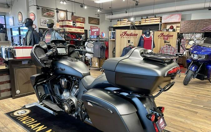 2023 Indian Motorcycle® Pursuit Dark Horse Black Smoke