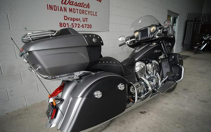 2019 Indian Motorcycle® Roadmaster® Thunder Black