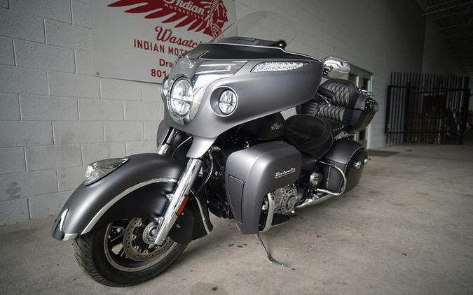 2019 Indian Motorcycle® Roadmaster® Thunder Black