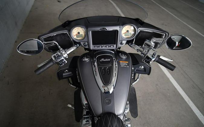 2019 Indian Motorcycle® Roadmaster® Thunder Black