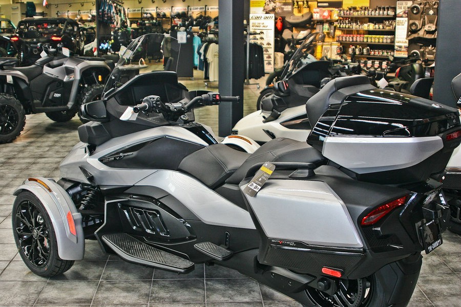 2025 Can-Am® Spyder RT Limited Dark Wheels