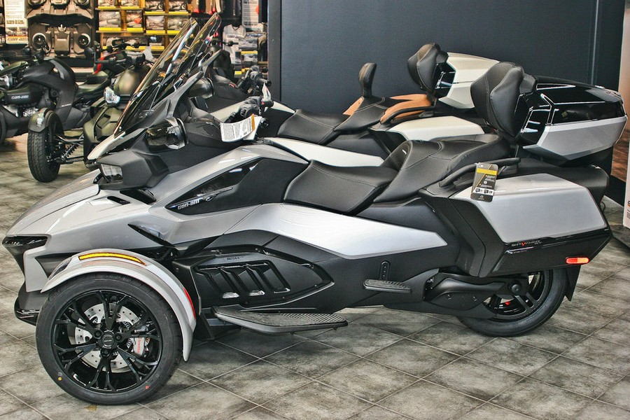 2025 Can-Am® Spyder RT Limited Dark Wheels