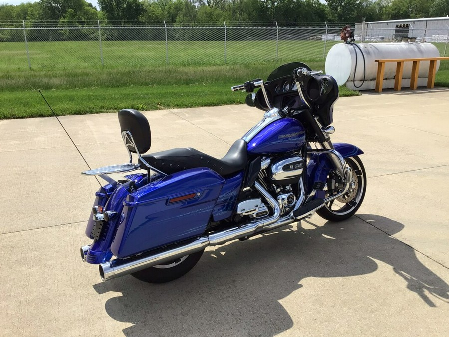 2019 FLHX Street Glide®