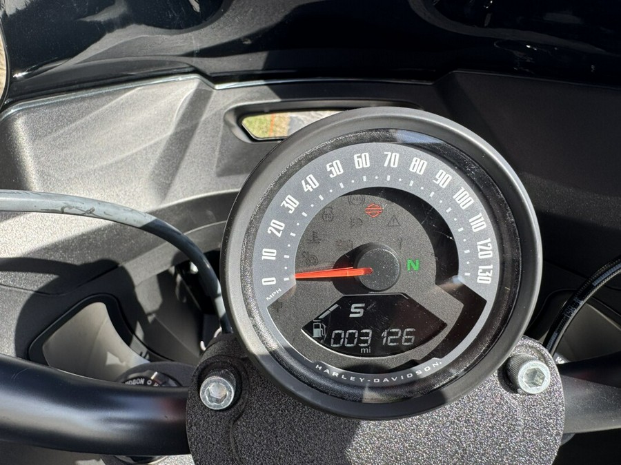 2025 Harley-Davidson Low Rider ST Iron Horse Metallic - Black Finish