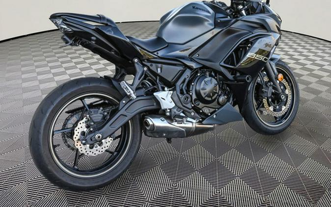 2024 Kawasaki Ninja 650 ABS Metallic Matte Dark Gray/Metallic Spark Black