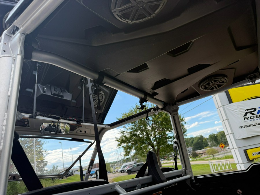 2024 Can-Am Defender MAX X MR With Half-Doors
