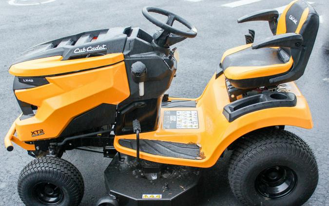 2022 Cub Cadet® XT2 LX 42