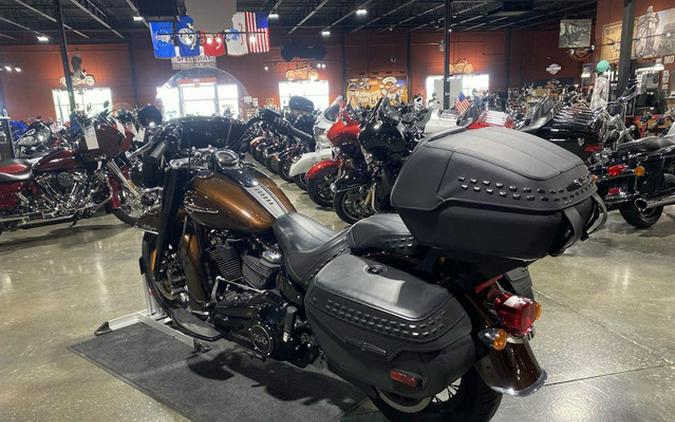 2019 Harley-Davidson FLHCS - Heritage Classic 114