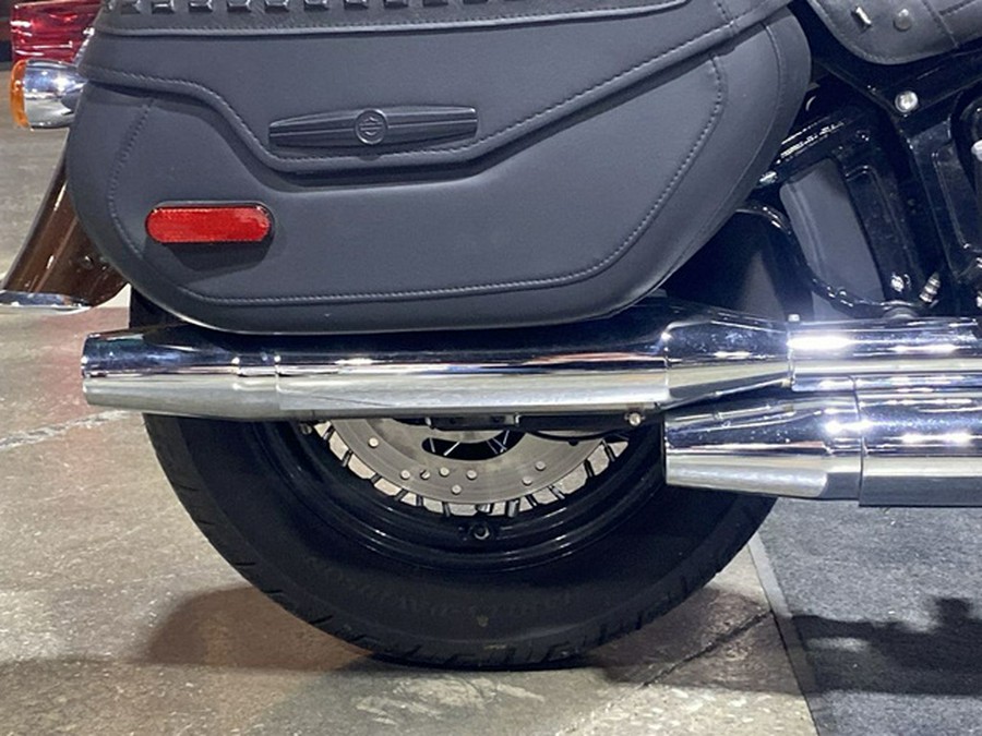 2019 Harley-Davidson FLHCS - Heritage Classic 114