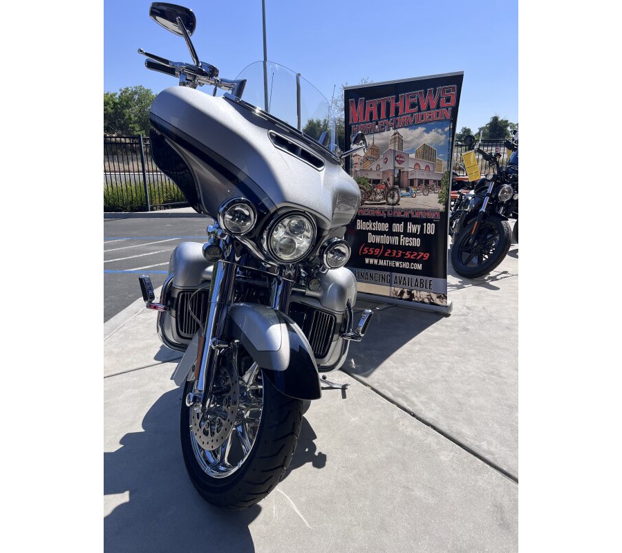 2017 Harley-Davidson CVO Limited Stardust Silver/Palladium Silver