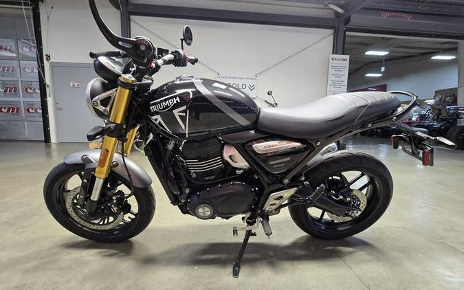 2025 Triumph Speed 400 Carnival Red / Storm Grey