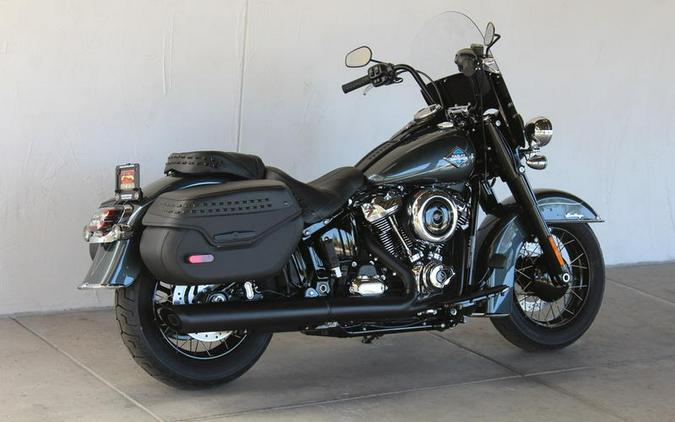 2025 Harley-Davidson® FLHC - Heritage Classic
