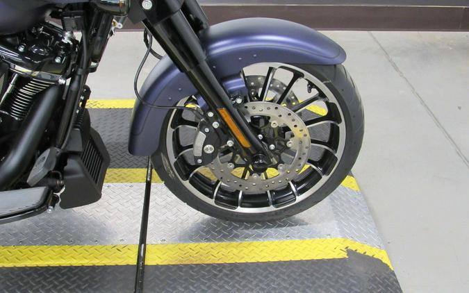 2025 Harley-Davidson® FLTRT - Road Glide® 3