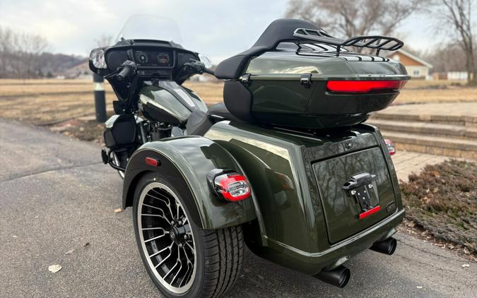 2026 Harley-Davidson® Street Glide 3 Limited Olive Steel Metallic / Vivid Black Black Trim