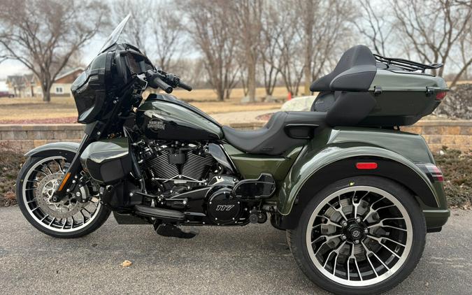 2026 Harley-Davidson® Street Glide 3 Limited Olive Steel Metallic / Vivid Black Black Trim