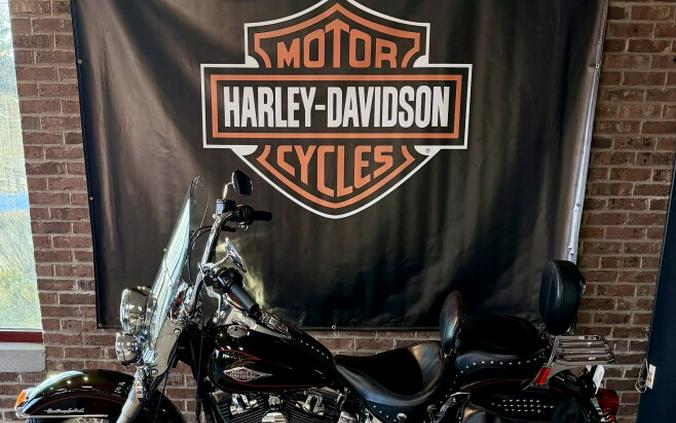 2011 Harley-Davidson Heritage Softail Classic FLSTC Two-Tone Merlot Sunglo/Vivid Black