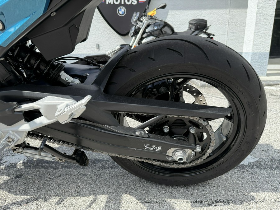 2025 BMW F 900 R