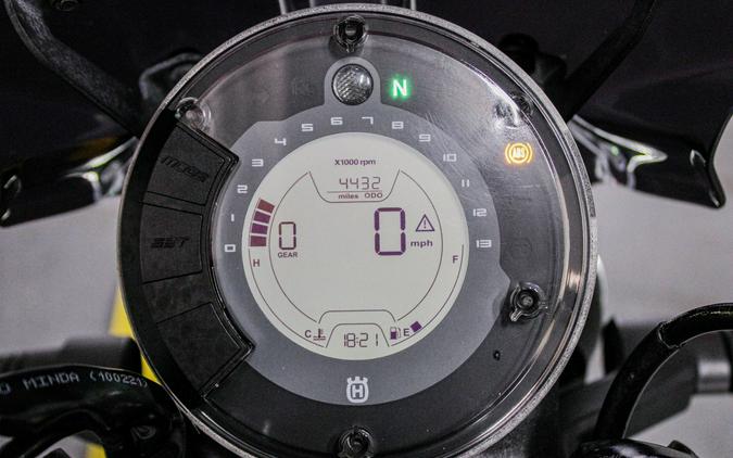 2022 Husqvarna Svartpilen 401