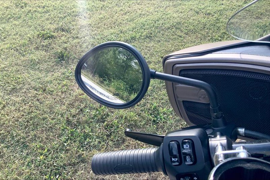 2019 Indian Motorcycle® Chieftain Dark Horse® Bronze Smoke