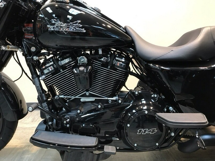 2024 Harley-Davidson Freewheeler Vivid Black FLRT