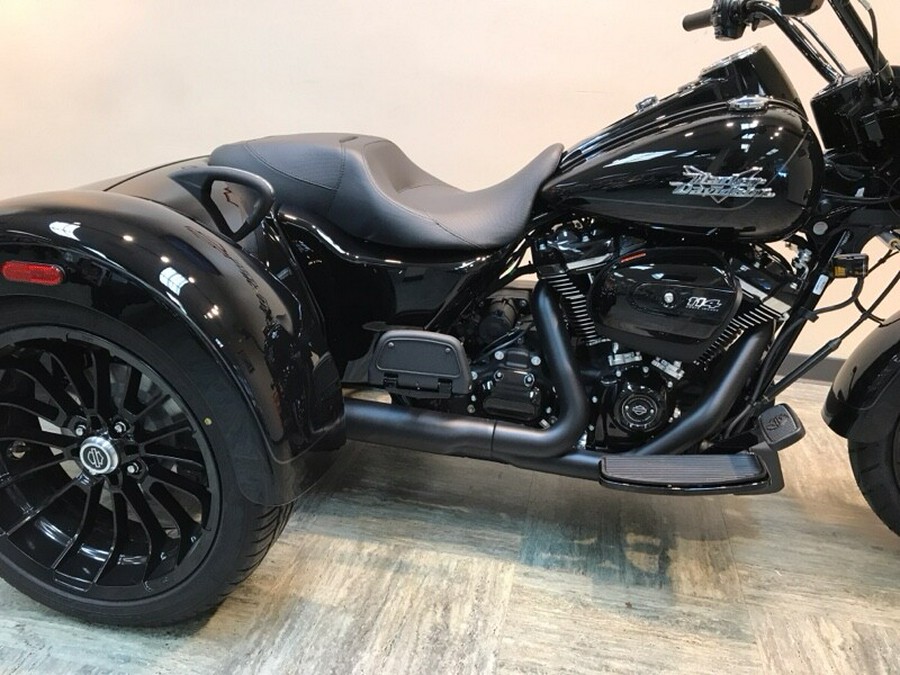 2024 Harley-Davidson Freewheeler Vivid Black FLRT