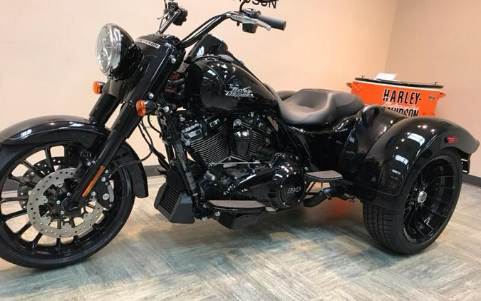 2024 Harley-Davidson Freewheeler Vivid Black FLRT