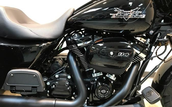 2024 Harley-Davidson Freewheeler Vivid Black FLRT