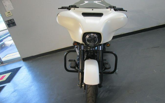 2018 Harley-Davidson® FLHXS - Street Glide® Special