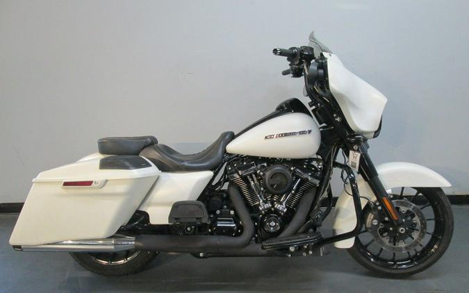 2018 Harley-Davidson® FLHXS - Street Glide® Special