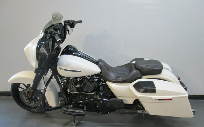 2018 Harley-Davidson® FLHXS - Street Glide® Special