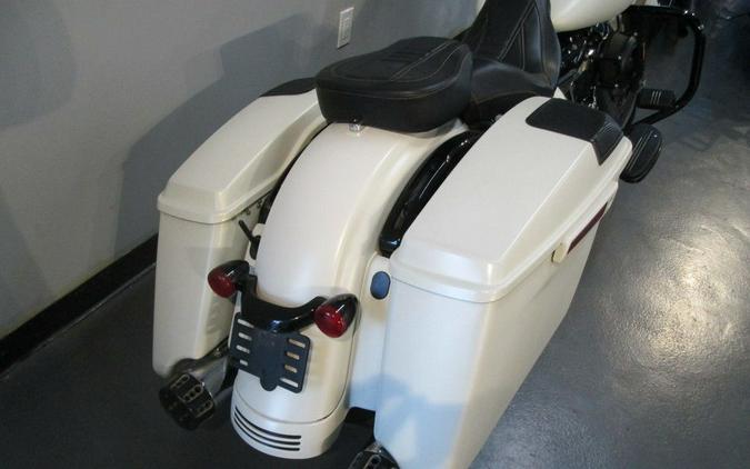 2018 Harley-Davidson® FLHXS - Street Glide® Special