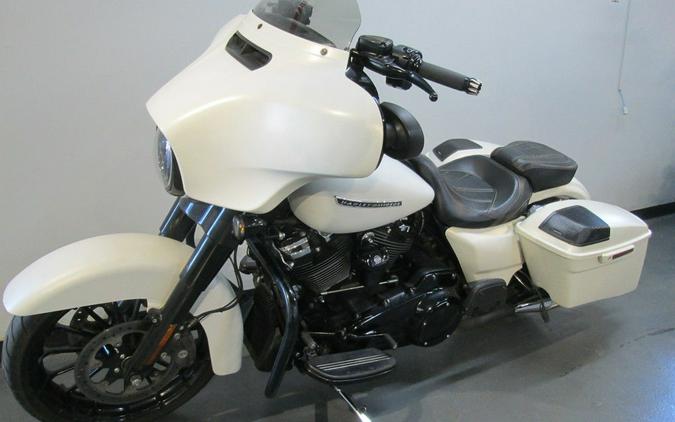 2018 Harley-Davidson® FLHXS - Street Glide® Special