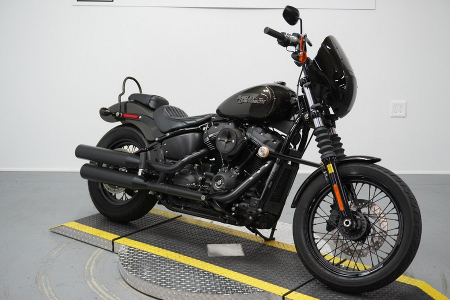 2020 Harley-Davidson® Street Bob® River Rock Gray