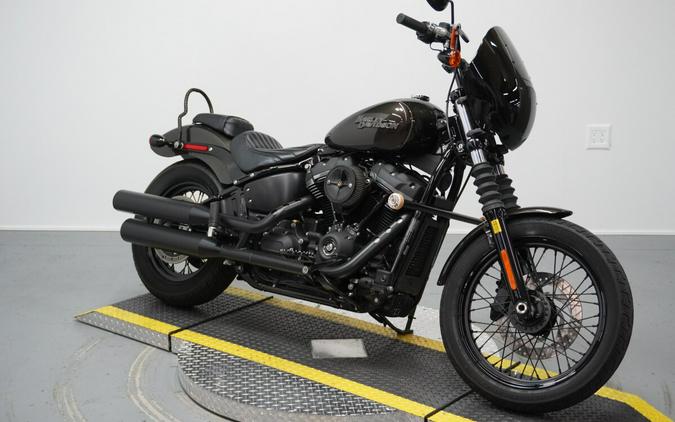 2020 Harley-Davidson® Street Bob® River Rock Gray