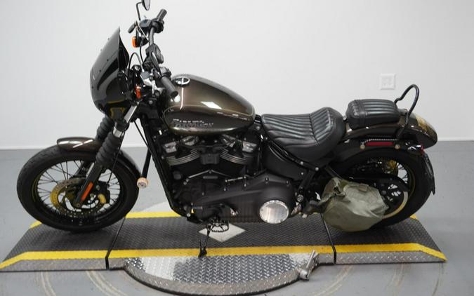 2020 Harley-Davidson® Street Bob® River Rock Gray