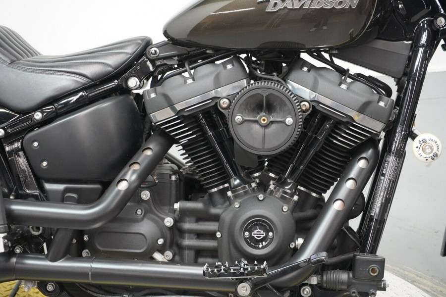 2020 Harley-Davidson® Street Bob® River Rock Gray