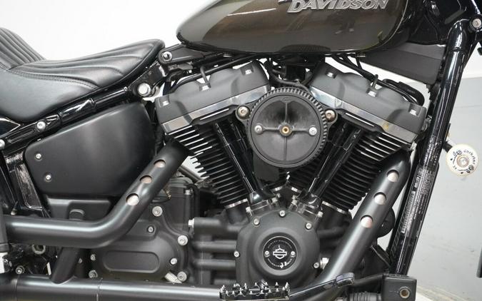 2020 Harley-Davidson® Street Bob® River Rock Gray