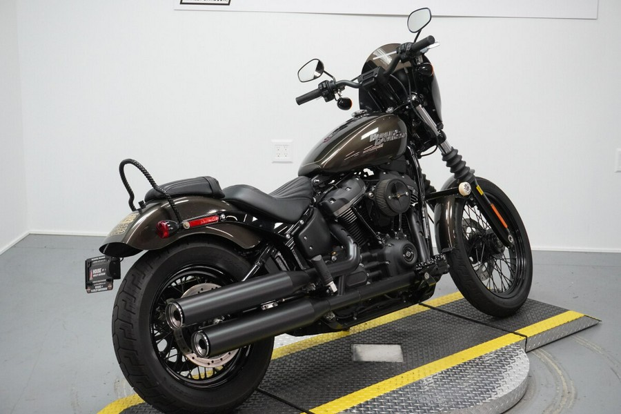 2020 Harley-Davidson® Street Bob® River Rock Gray