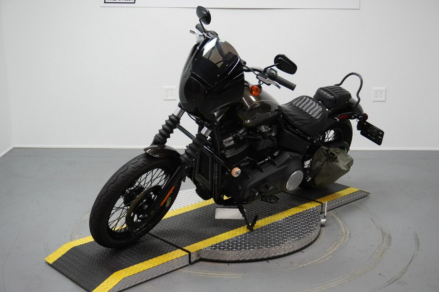 2020 Harley-Davidson® Street Bob® River Rock Gray