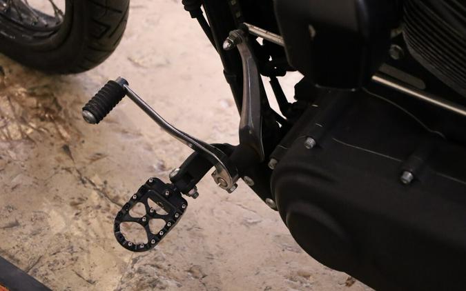 FXDWG 2011 Wide Glide®