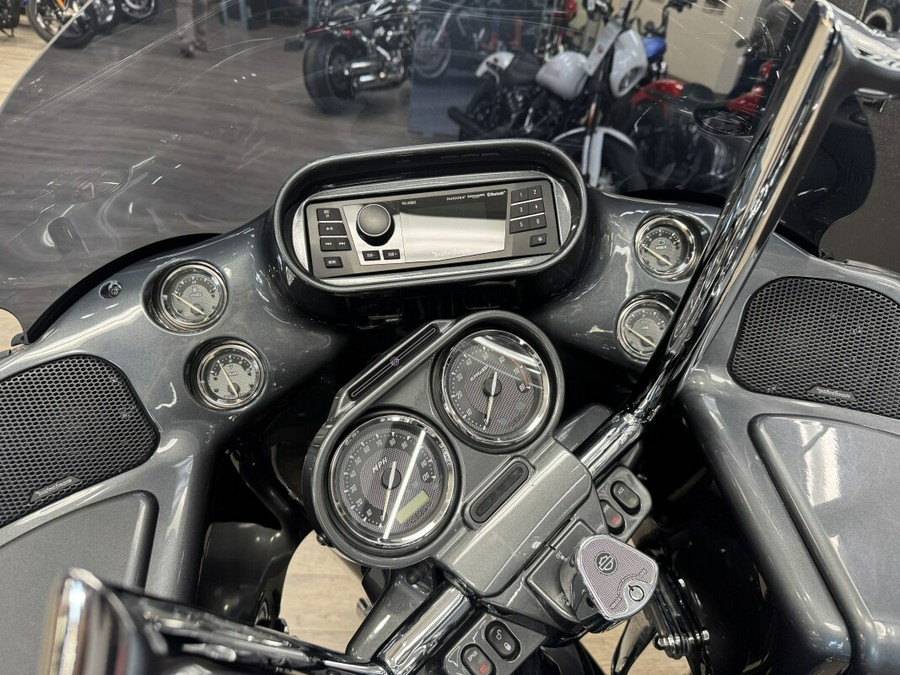 2011 Harley-Davidson® CVO™ Road Glide® Ultra