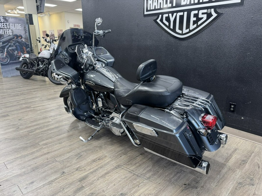 2011 Harley-Davidson® CVO™ Road Glide® Ultra