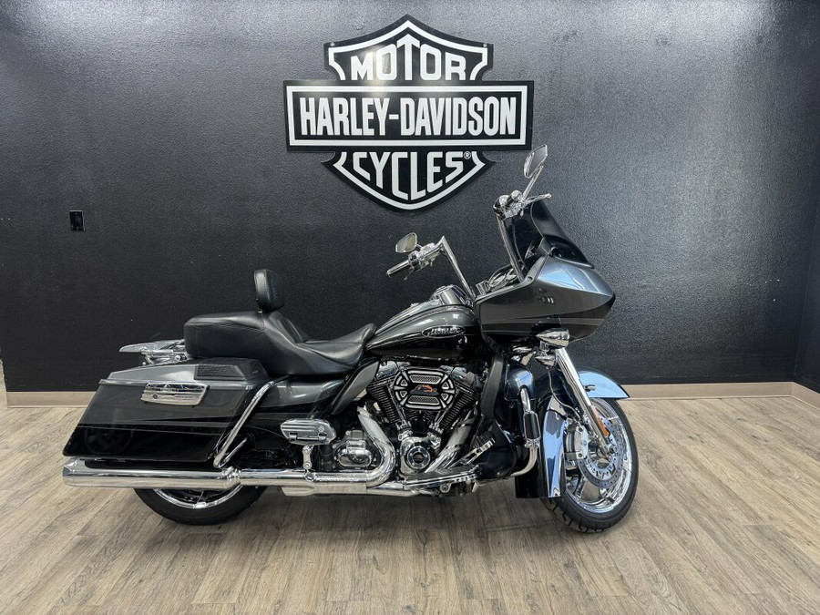 2011 Harley-Davidson® CVO™ Road Glide® Ultra