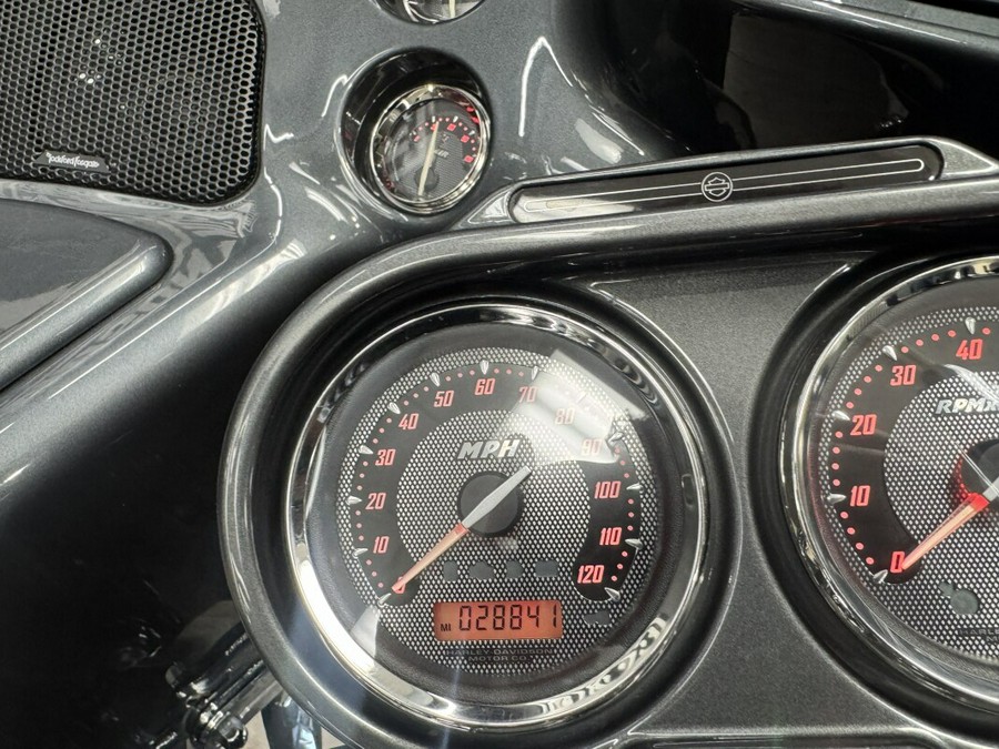 2011 Harley-Davidson® CVO™ Road Glide® Ultra