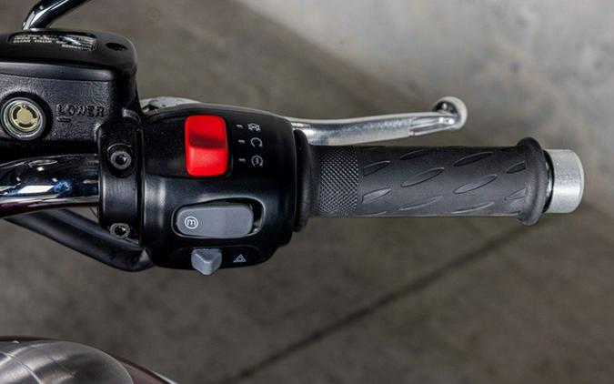 2023 Triumph Bonneville T120 Cordovan Red Silver Ice