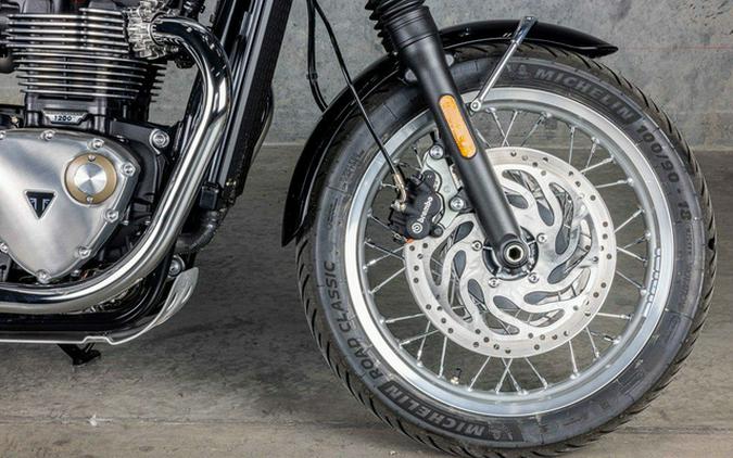 2023 Triumph Bonneville T120 Cordovan Red Silver Ice