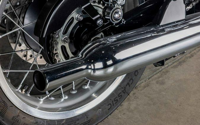 2023 Triumph Bonneville T120 Cordovan Red Silver Ice