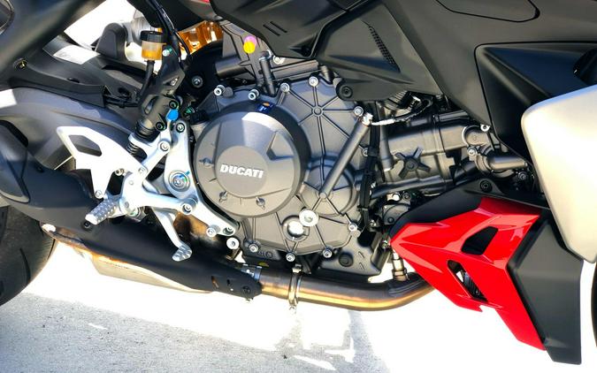 2026 Ducati STREETFIGHTER V2 S 896