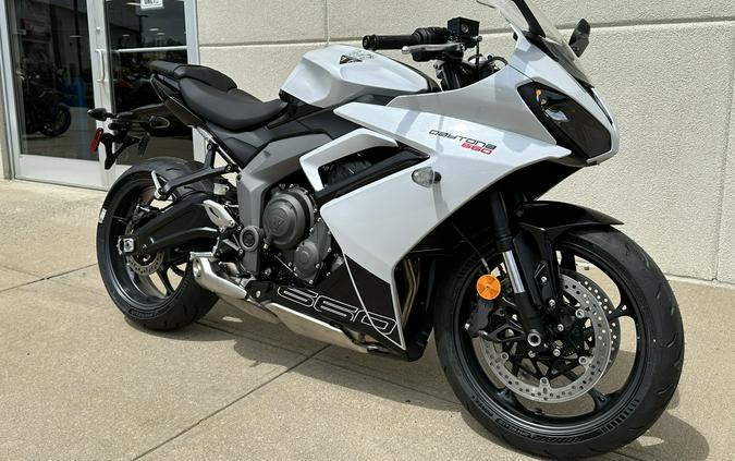 2025 Triumph Daytona 660 Review [10 Fast Facts From Spain]