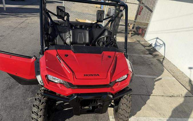 2025 Honda® Pioneer 1000 Deluxe